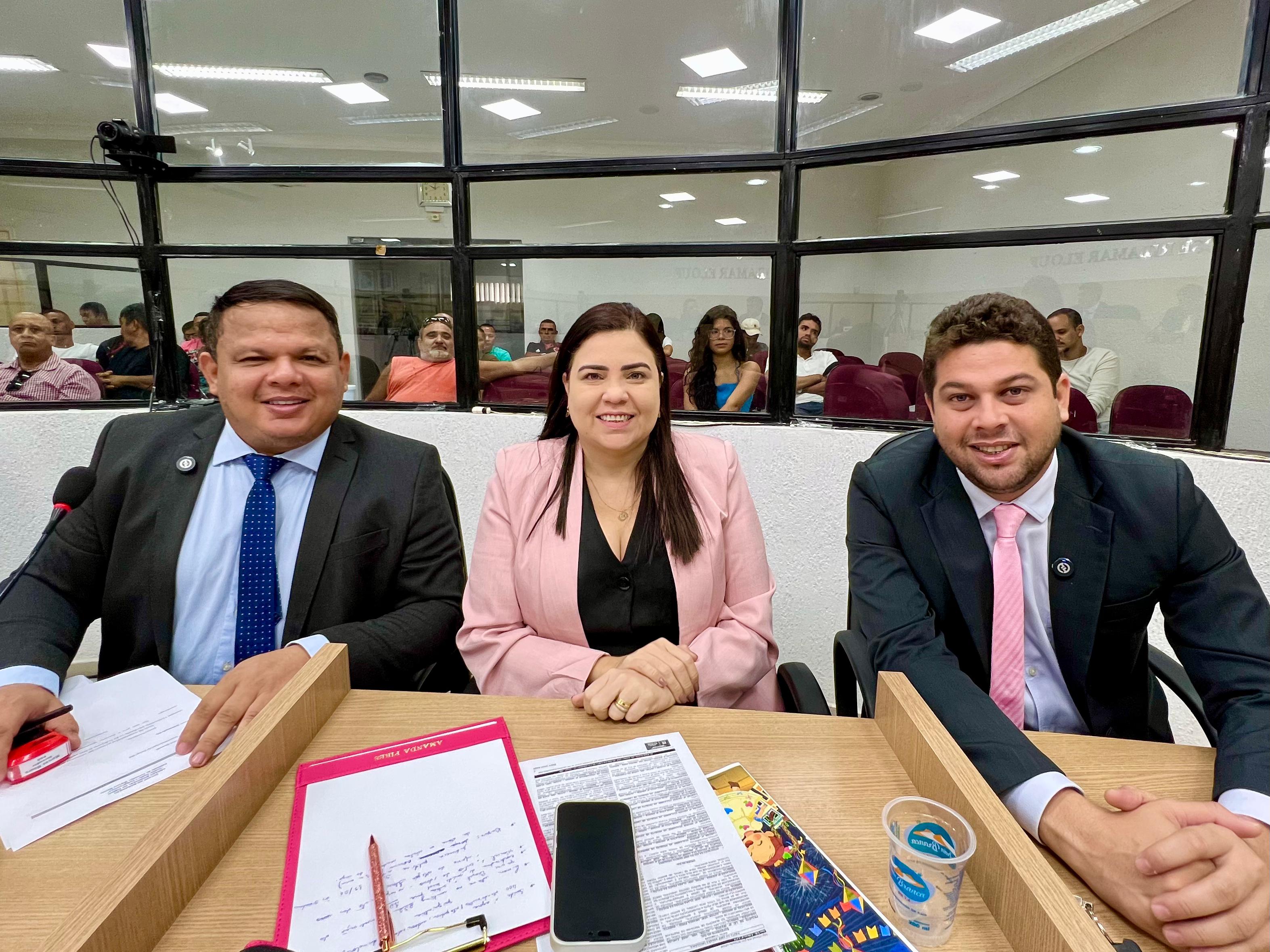 Câmara aprova decretos com homenagens à personalidades com relevantes serviços prestados a Timo...