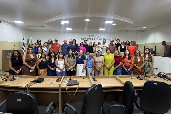 Câmara Municipal de Timon realiza homenagem especial às mães vereadoras, esposas de veradores,...